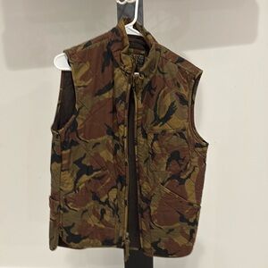 Camo men’s outerwear vest size small. Worn once.